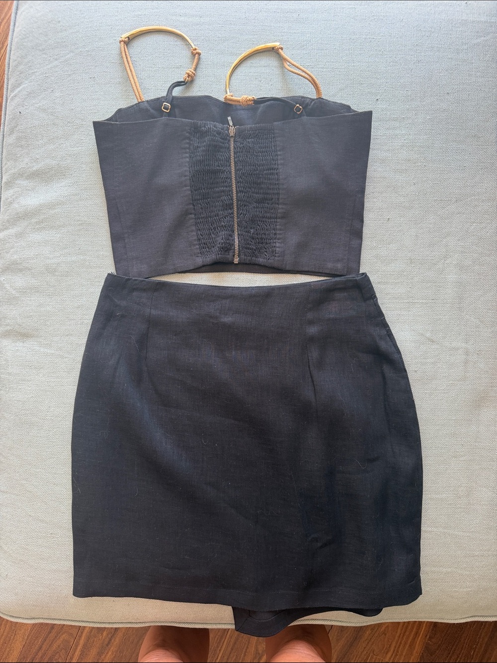 Black Asymmetric Mini Skirt - Sleek Everyday Style - Picture 3 of 3